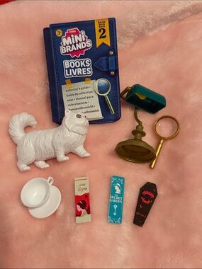 Zuru Mini Brand Books series 2 Accessories and bookmarks.